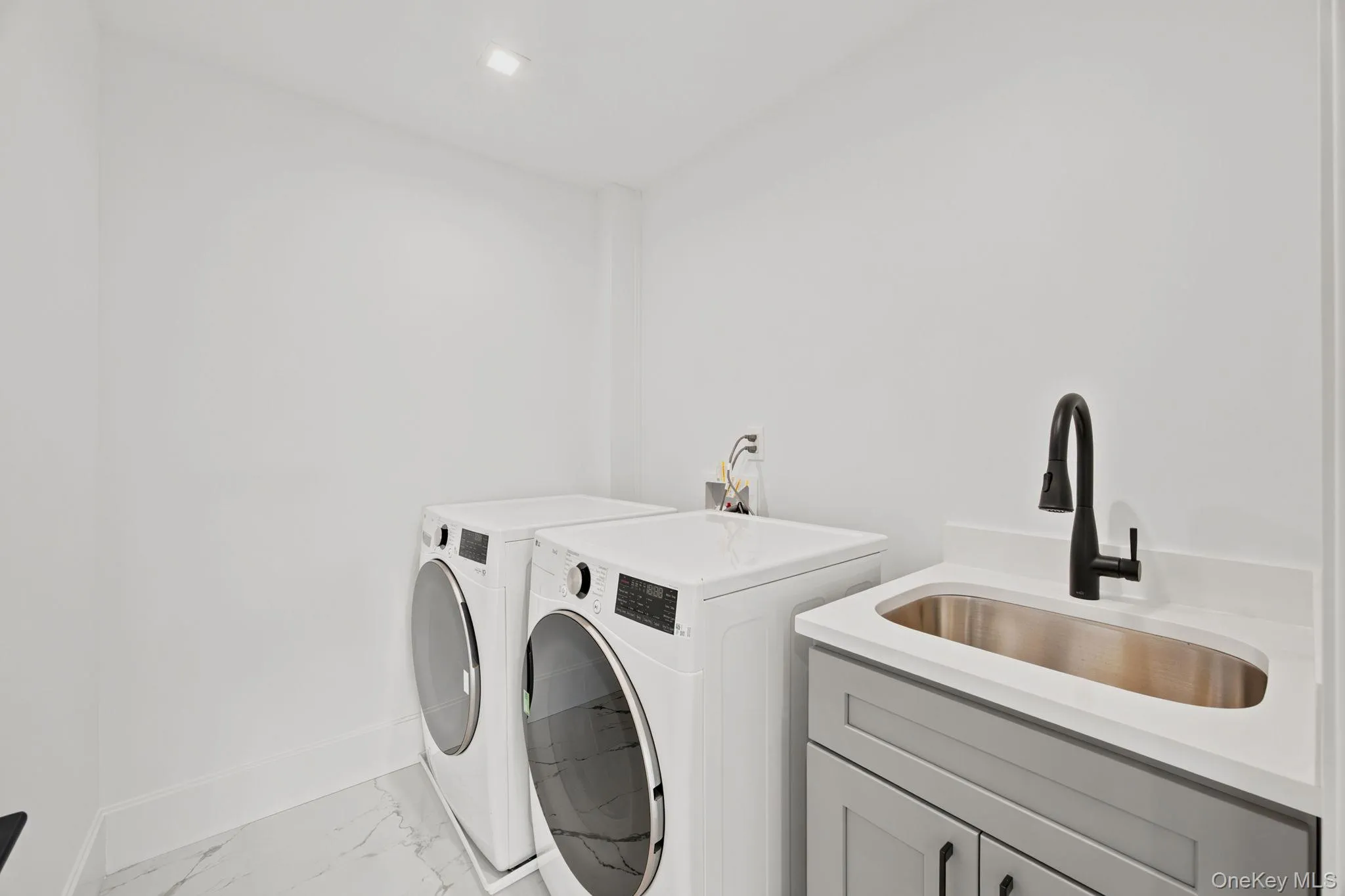 404 Langley Avenue, Hempstead, NY, 4 Bedrooms Bedrooms, 14 Rooms Rooms,3 BathroomsBathrooms,Residential,For Rent,Langley,0,1059543 404 Langley Avenue, Hempstead, NY, 4 Bedrooms Bedrooms, 14 Rooms Rooms,3 BathroomsBathrooms,Residential,For Rent,Langley,0,1059543