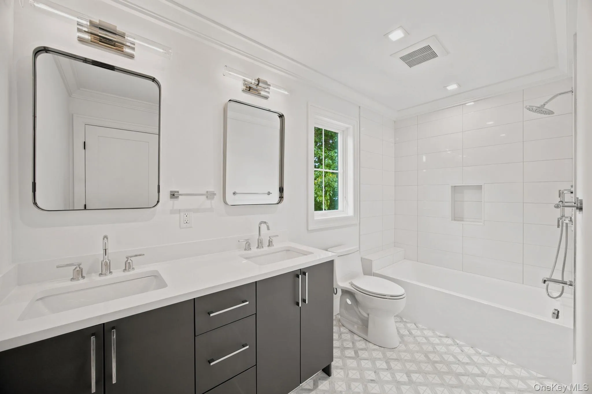 404 Langley Avenue, Hempstead, NY, 4 Bedrooms Bedrooms, 14 Rooms Rooms,3 BathroomsBathrooms,Residential,For Rent,Langley,0,1059543 404 Langley Avenue, Hempstead, NY, 4 Bedrooms Bedrooms, 14 Rooms Rooms,3 BathroomsBathrooms,Residential,For Rent,Langley,0,1059543
