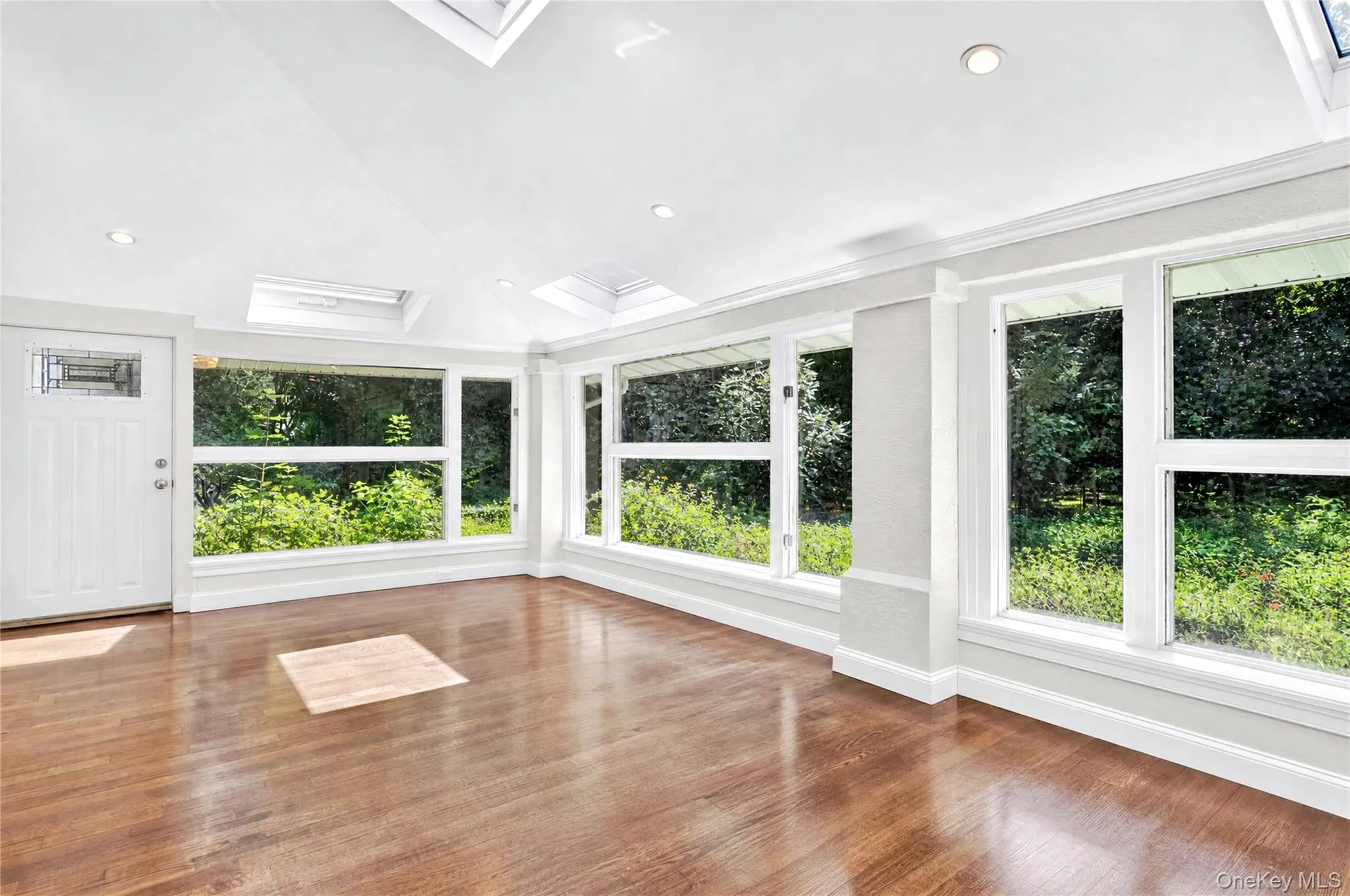 51 Bayview Avenue, North Hempstead, NY, 7 Bedrooms Bedrooms, 12 Rooms Rooms,5 BathroomsBathrooms,Residential,For Rent,Bayview,0,1059545 51 Bayview Avenue, North Hempstead, NY, 7 Bedrooms Bedrooms, 12 Rooms Rooms,5 BathroomsBathrooms,Residential,For Rent,Bayview,0,1059545