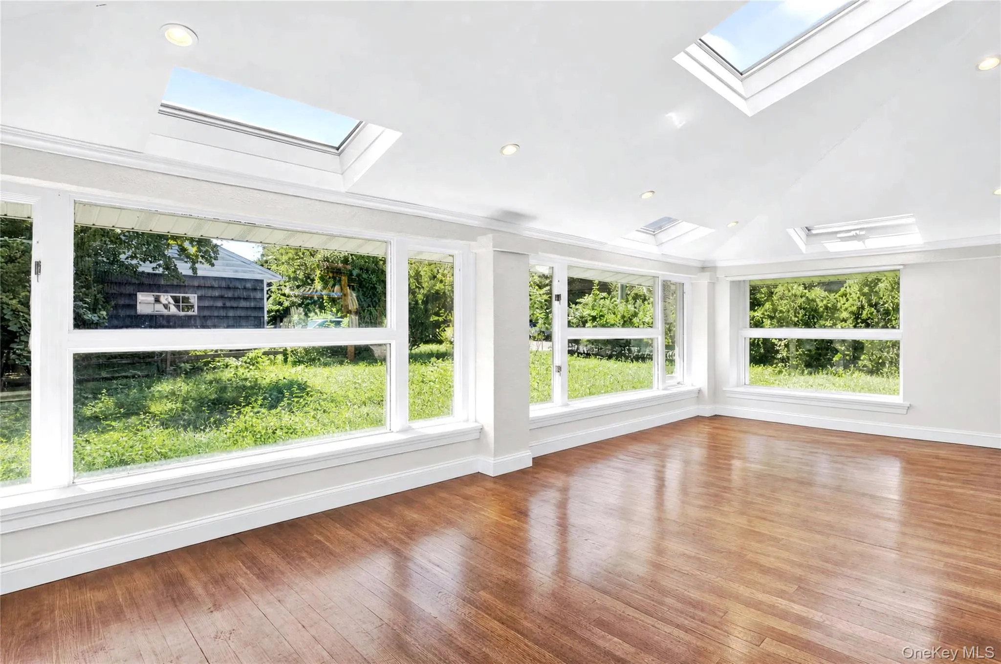 51 Bayview Avenue, North Hempstead, NY, 7 Bedrooms Bedrooms, 12 Rooms Rooms,5 BathroomsBathrooms,Residential,For Rent,Bayview,0,1059545 51 Bayview Avenue, North Hempstead, NY, 7 Bedrooms Bedrooms, 12 Rooms Rooms,5 BathroomsBathrooms,Residential,For Rent,Bayview,0,1059545