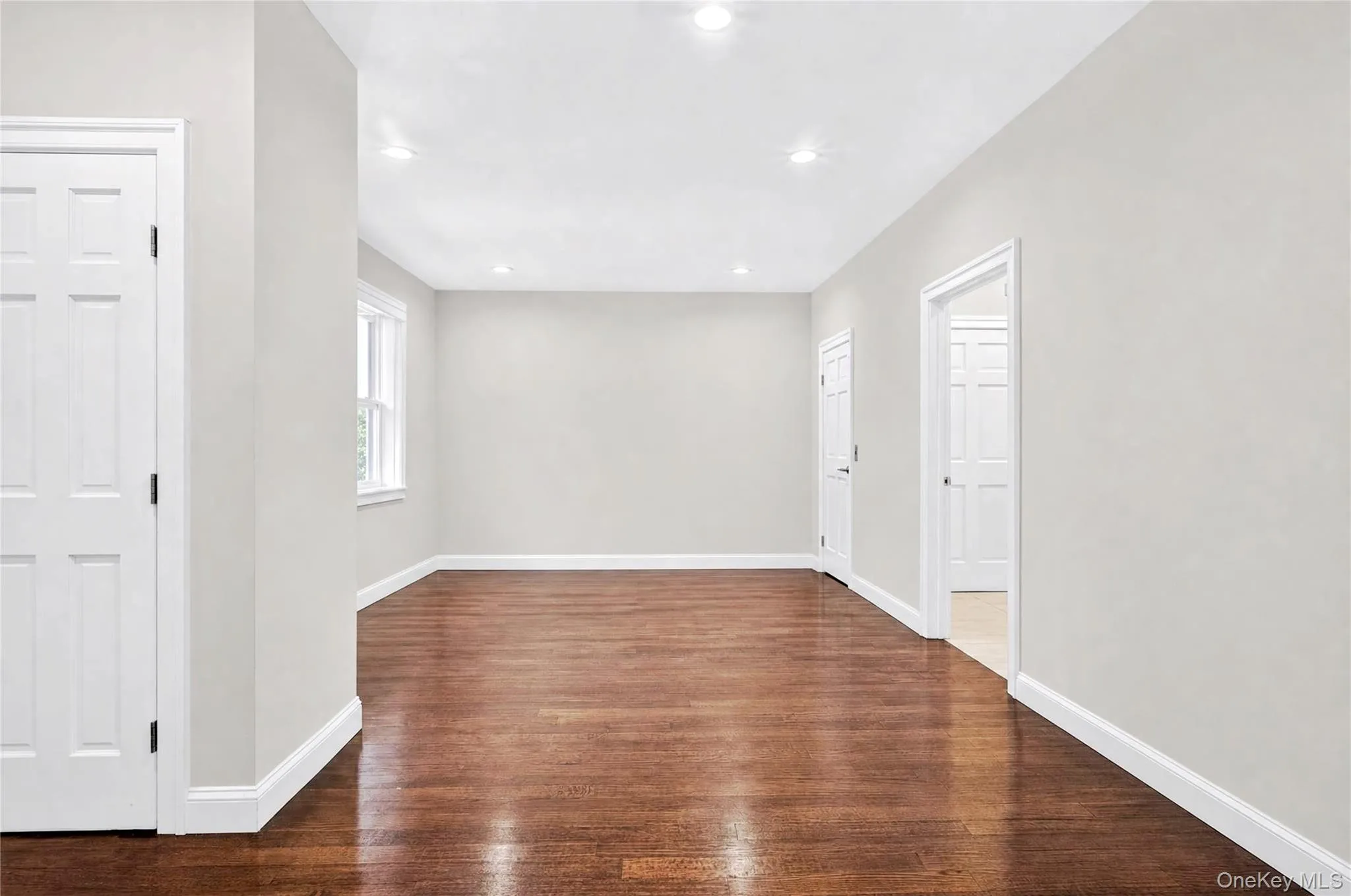 51 Bayview Avenue, North Hempstead, NY, 7 Bedrooms Bedrooms, 12 Rooms Rooms,5 BathroomsBathrooms,Residential,For Rent,Bayview,0,1059545 51 Bayview Avenue, North Hempstead, NY, 7 Bedrooms Bedrooms, 12 Rooms Rooms,5 BathroomsBathrooms,Residential,For Rent,Bayview,0,1059545