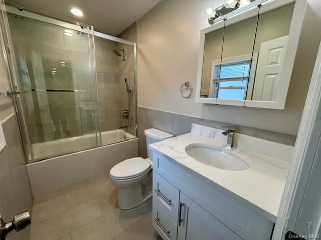 234 Garfield avenue, North Hempstead, NY, 2 Bedroom Bedrooms, 6 Room Rooms,1 BathroomBathrooms,Residential Lease,For Rent,Garfield avenue,0,1059546 234 Garfield avenue, North Hempstead, NY, 2 Bedroom Bedrooms, 6 Room Rooms,1 BathroomBathrooms,Residential Lease,For Rent,Garfield avenue,0,1059546