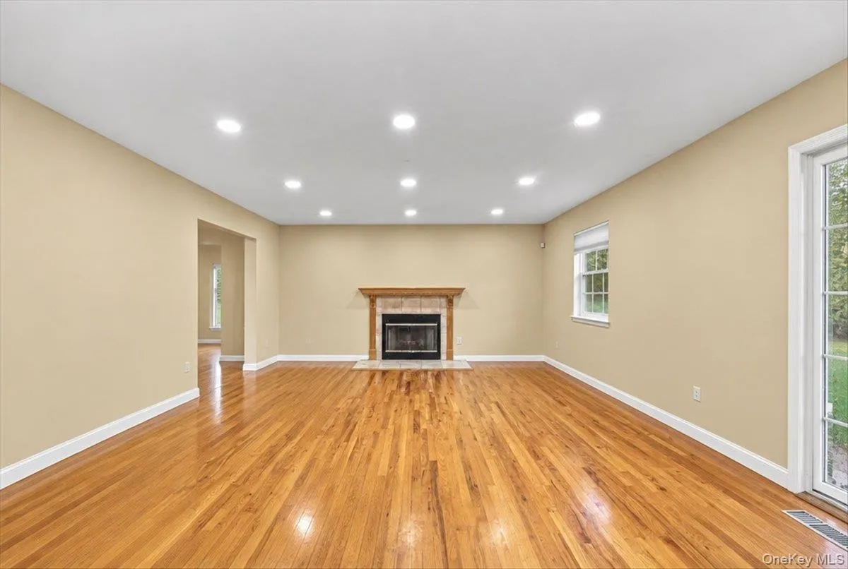 47 Stratler Drive, Brookhaven, NY, 5 Bedrooms Bedrooms, 9 Rooms Rooms,3 BathroomsBathrooms,Residential,For Rent,Stratler,0,1059549 47 Stratler Drive, Brookhaven, NY, 5 Bedrooms Bedrooms, 9 Rooms Rooms,3 BathroomsBathrooms,Residential,For Rent,Stratler,0,1059549