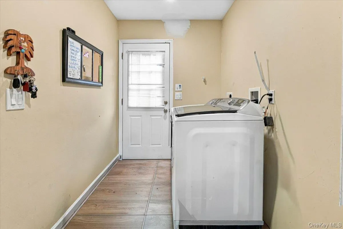 47 Stratler Drive, Brookhaven, NY, 5 Bedrooms Bedrooms, 9 Rooms Rooms,3 BathroomsBathrooms,Residential,For Rent,Stratler,0,1059549 47 Stratler Drive, Brookhaven, NY, 5 Bedrooms Bedrooms, 9 Rooms Rooms,3 BathroomsBathrooms,Residential,For Rent,Stratler,0,1059549