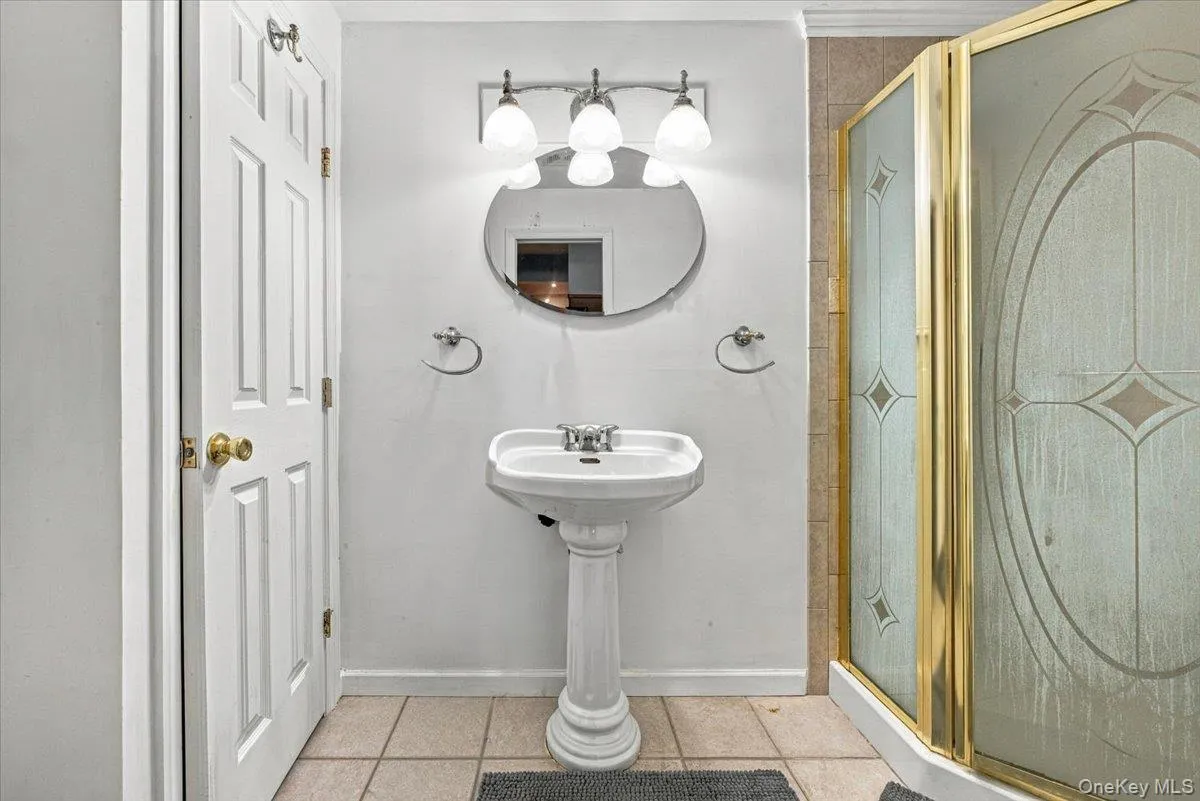 47 Stratler Drive, Brookhaven, NY, 5 Bedrooms Bedrooms, 9 Rooms Rooms,3 BathroomsBathrooms,Residential,For Rent,Stratler,0,1059549 47 Stratler Drive, Brookhaven, NY, 5 Bedrooms Bedrooms, 9 Rooms Rooms,3 BathroomsBathrooms,Residential,For Rent,Stratler,0,1059549