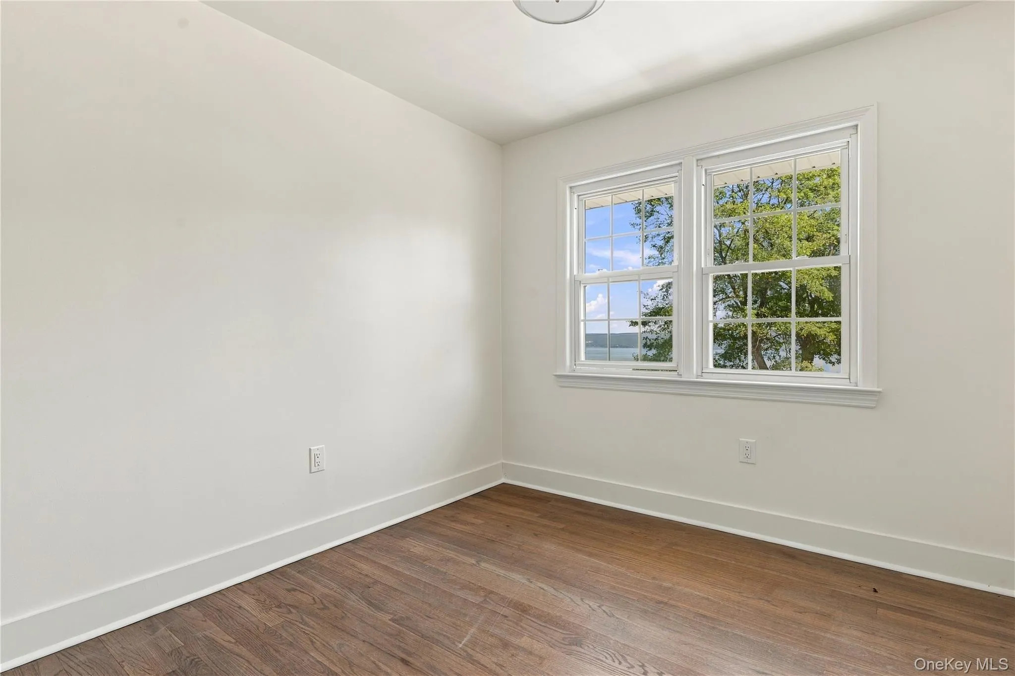 Bedroom / Office A Bedroom / Office A