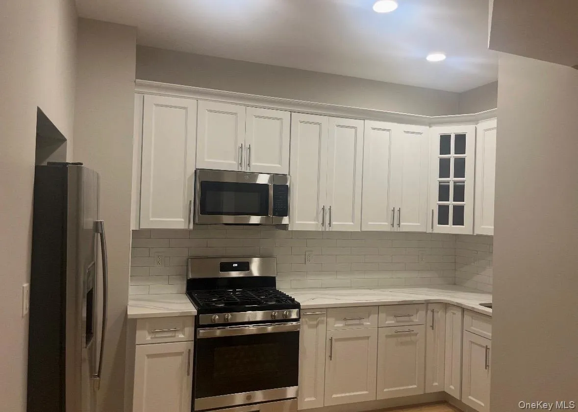 111 Roosevelt Avenue, North Hempstead, NY, 1 Bedroom Bedrooms, 3 Room Rooms,1 BathroomBathrooms,Residential Lease,For Rent,Roosevelt,0,1059554 111 Roosevelt Avenue, North Hempstead, NY, 1 Bedroom Bedrooms, 3 Room Rooms,1 BathroomBathrooms,Residential Lease,For Rent,Roosevelt,0,1059554