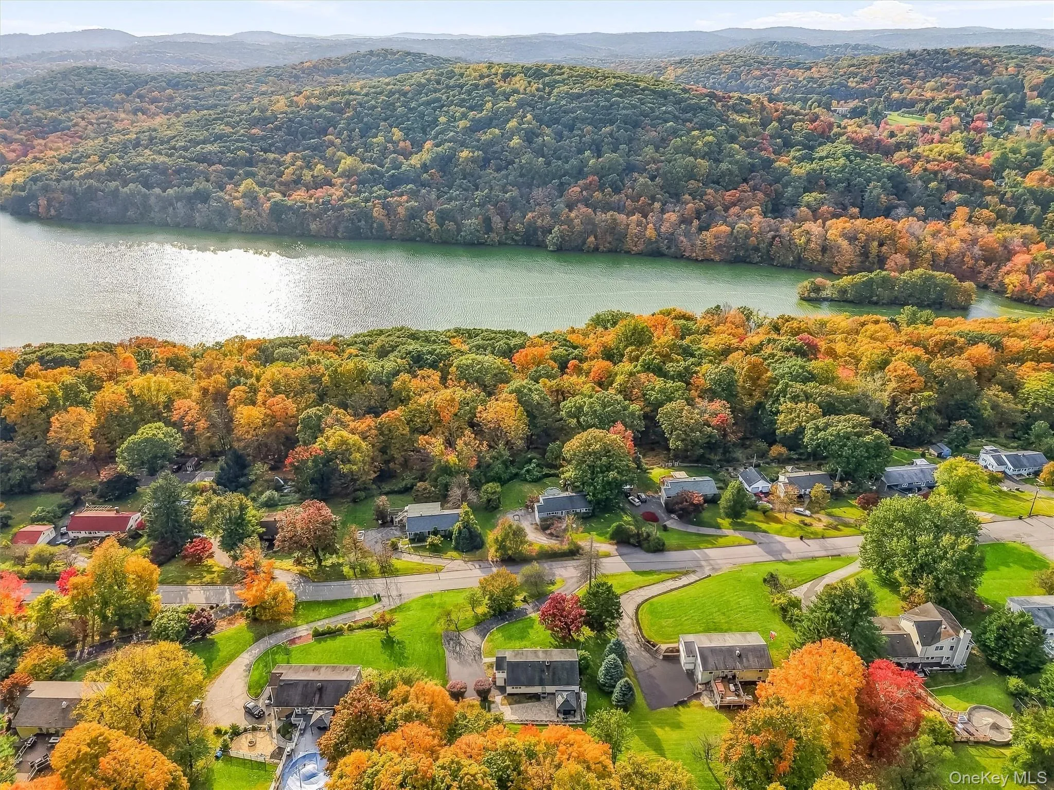 Gorgeous mountain, beautiful sunsets and seasonal reservoir views are promised! Gorgeous mountain, beautiful sunsets and seasonal reservoir views are promised!