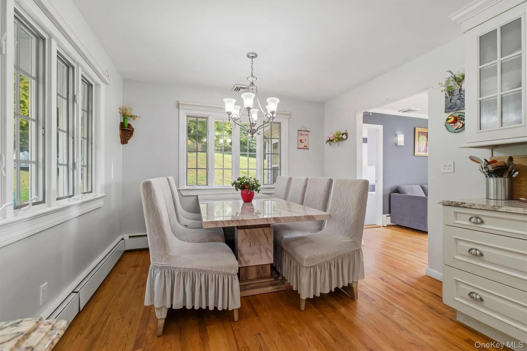 Large dining area Large dining area