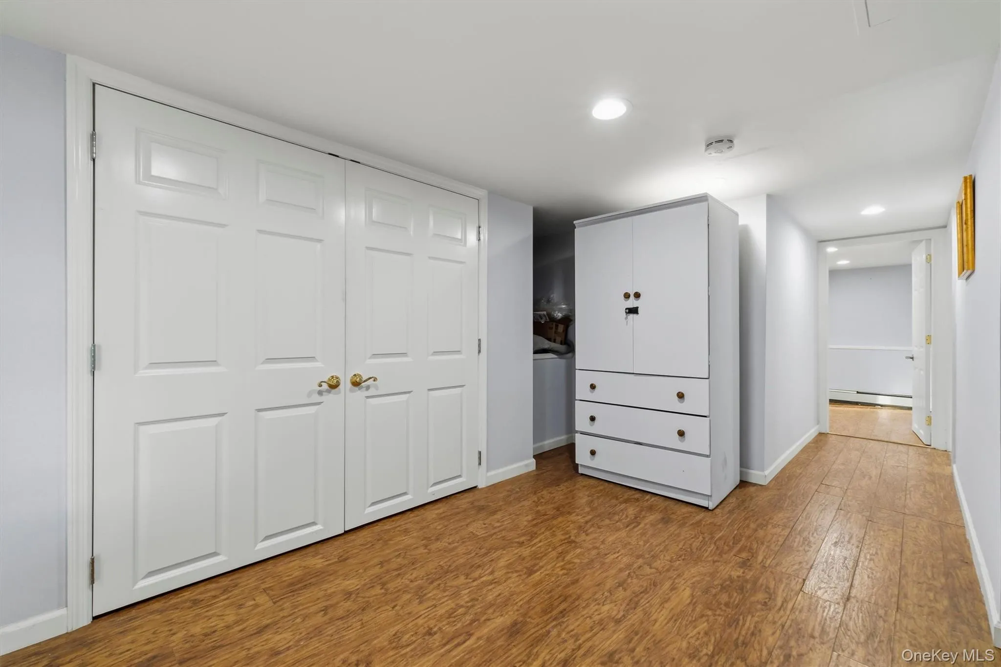 Great closet space and open hallway, recessed lighting. Great closet space and open hallway, recessed lighting.