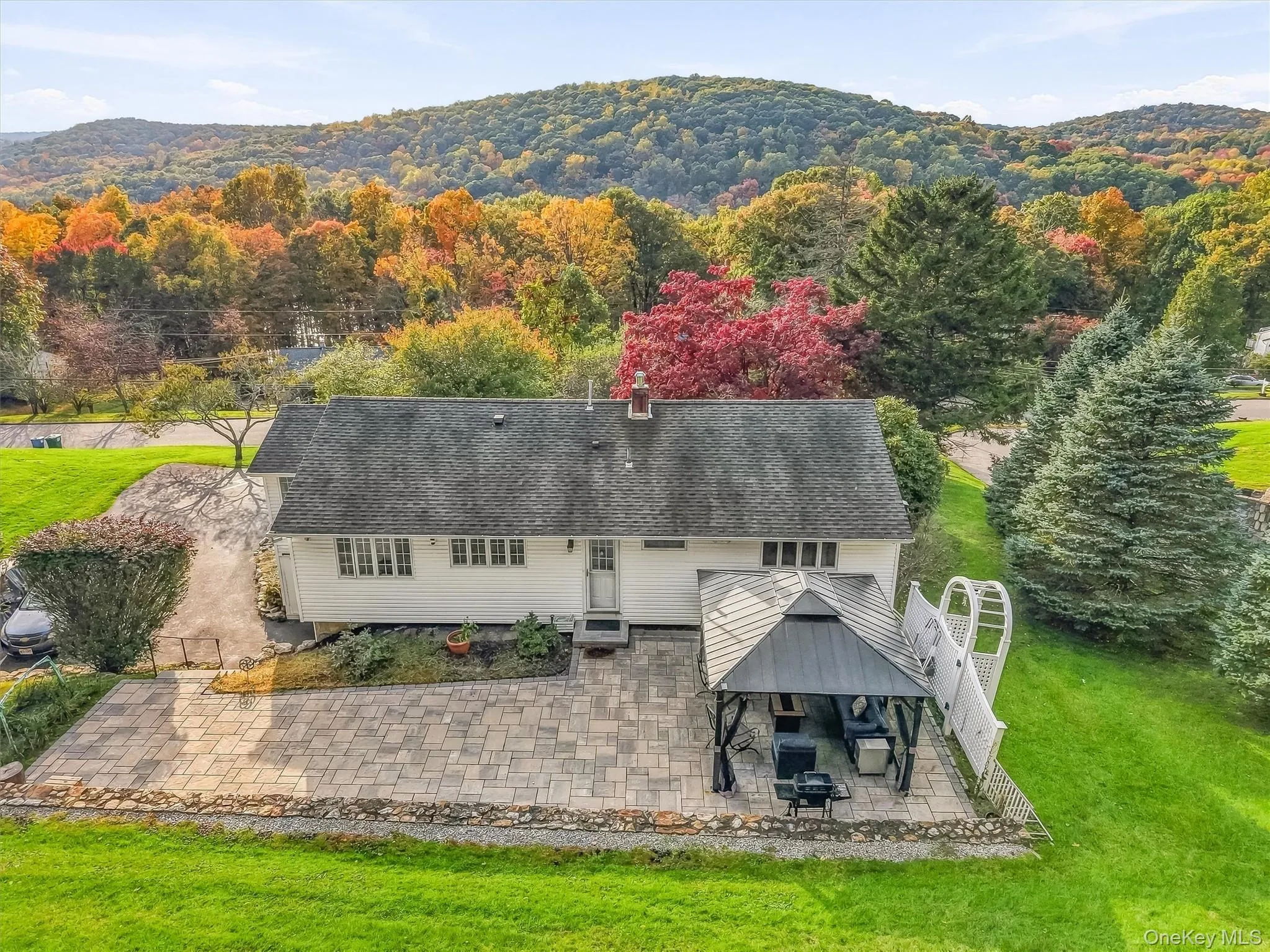 Enjoy a quiet lifestyle in a GREAT commuter location! Close to all. Enjoy a quiet lifestyle in a GREAT commuter location! Close to all.
