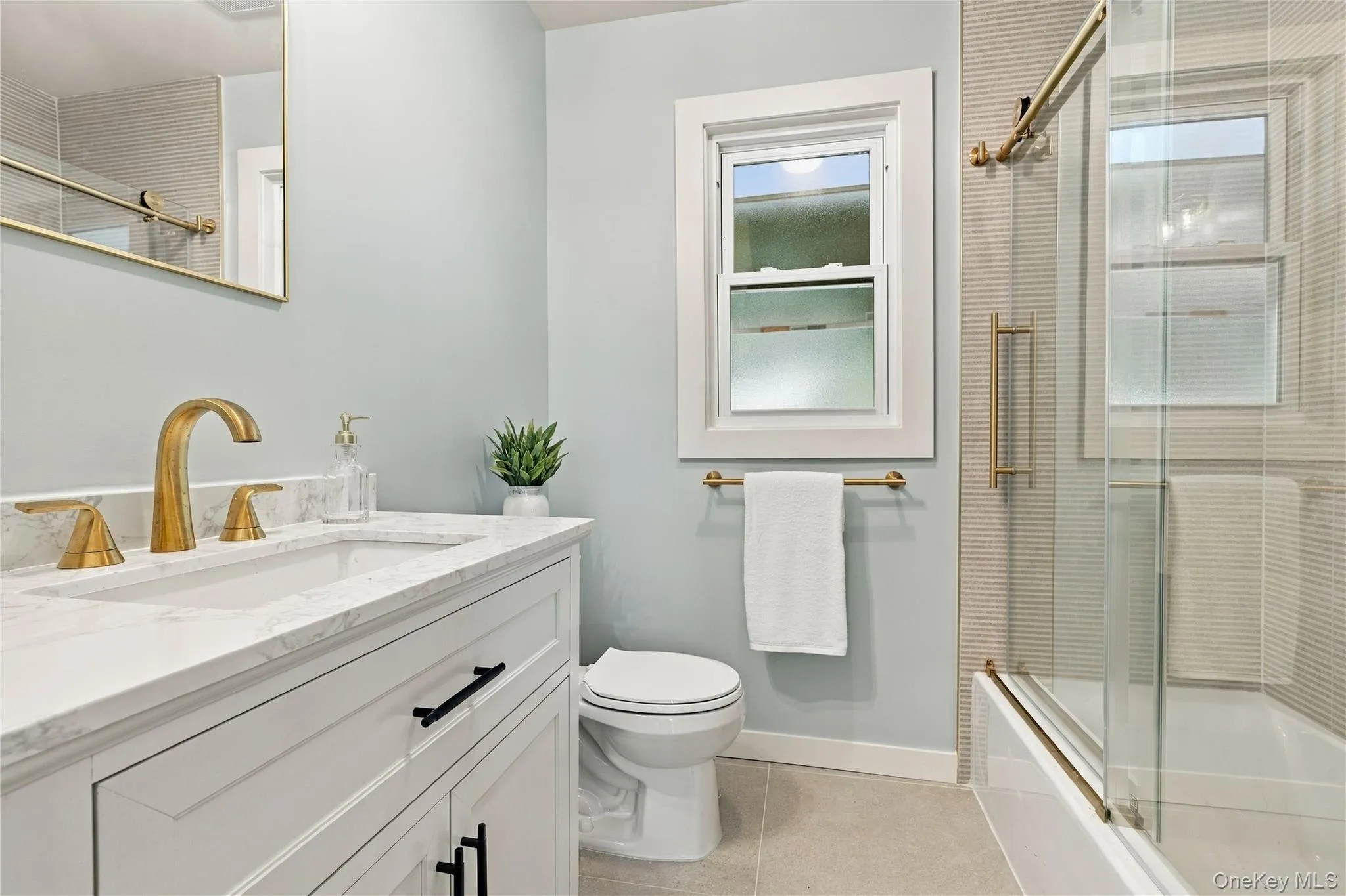 Full Bath Full Bath