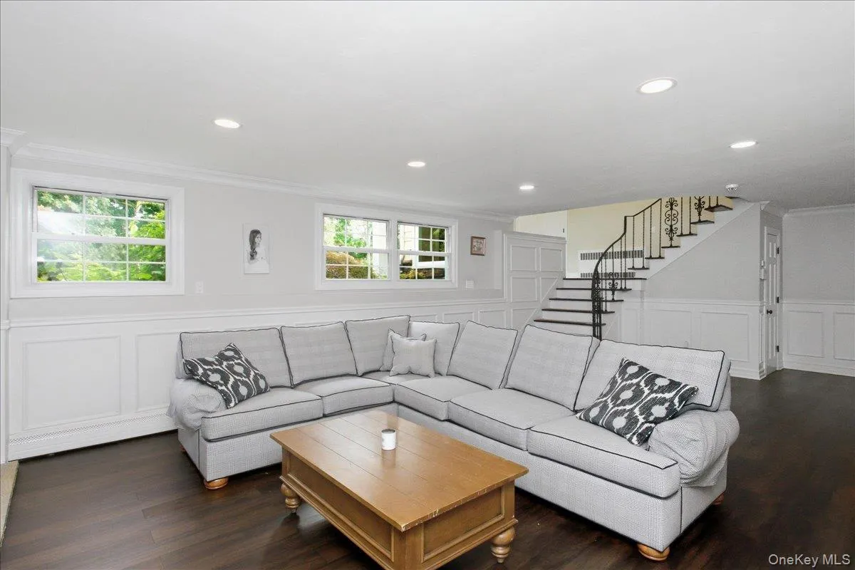 20 Beaumont Drive, Huntington, NY, 5 Bedrooms Bedrooms, 10 Rooms Rooms,3 BathroomsBathrooms,Residential,For Rent,Beaumont,0,1059572 20 Beaumont Drive, Huntington, NY, 5 Bedrooms Bedrooms, 10 Rooms Rooms,3 BathroomsBathrooms,Residential,For Rent,Beaumont,0,1059572