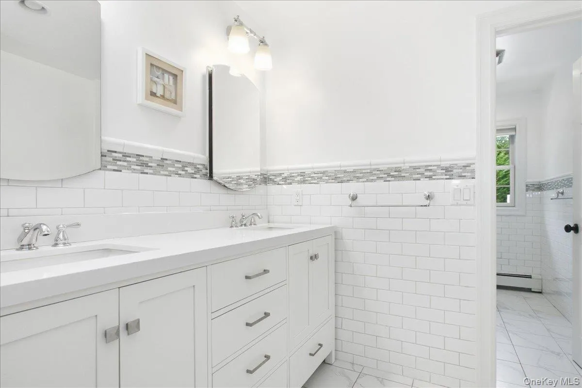 20 Beaumont Drive, Huntington, NY, 5 Bedrooms Bedrooms, 10 Rooms Rooms,3 BathroomsBathrooms,Residential,For Rent,Beaumont,0,1059572 20 Beaumont Drive, Huntington, NY, 5 Bedrooms Bedrooms, 10 Rooms Rooms,3 BathroomsBathrooms,Residential,For Rent,Beaumont,0,1059572