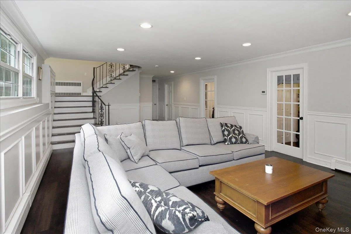 20 Beaumont Drive, Huntington, NY, 5 Bedrooms Bedrooms, 10 Rooms Rooms,3 BathroomsBathrooms,Residential,For Rent,Beaumont,0,1059572 20 Beaumont Drive, Huntington, NY, 5 Bedrooms Bedrooms, 10 Rooms Rooms,3 BathroomsBathrooms,Residential,For Rent,Beaumont,0,1059572