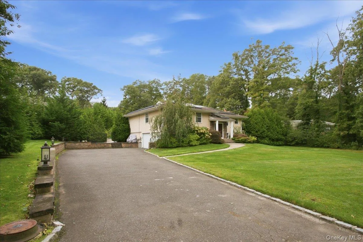 20 Beaumont Drive, Huntington, NY, 5 Bedrooms Bedrooms, 10 Rooms Rooms,3 BathroomsBathrooms,Residential,For Rent,Beaumont,0,1059572 20 Beaumont Drive, Huntington, NY, 5 Bedrooms Bedrooms, 10 Rooms Rooms,3 BathroomsBathrooms,Residential,For Rent,Beaumont,0,1059572
