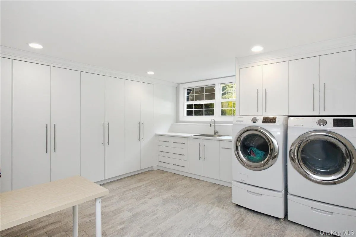 Laundry/Office/Work Out Room Laundry/Office/Work Out Room
