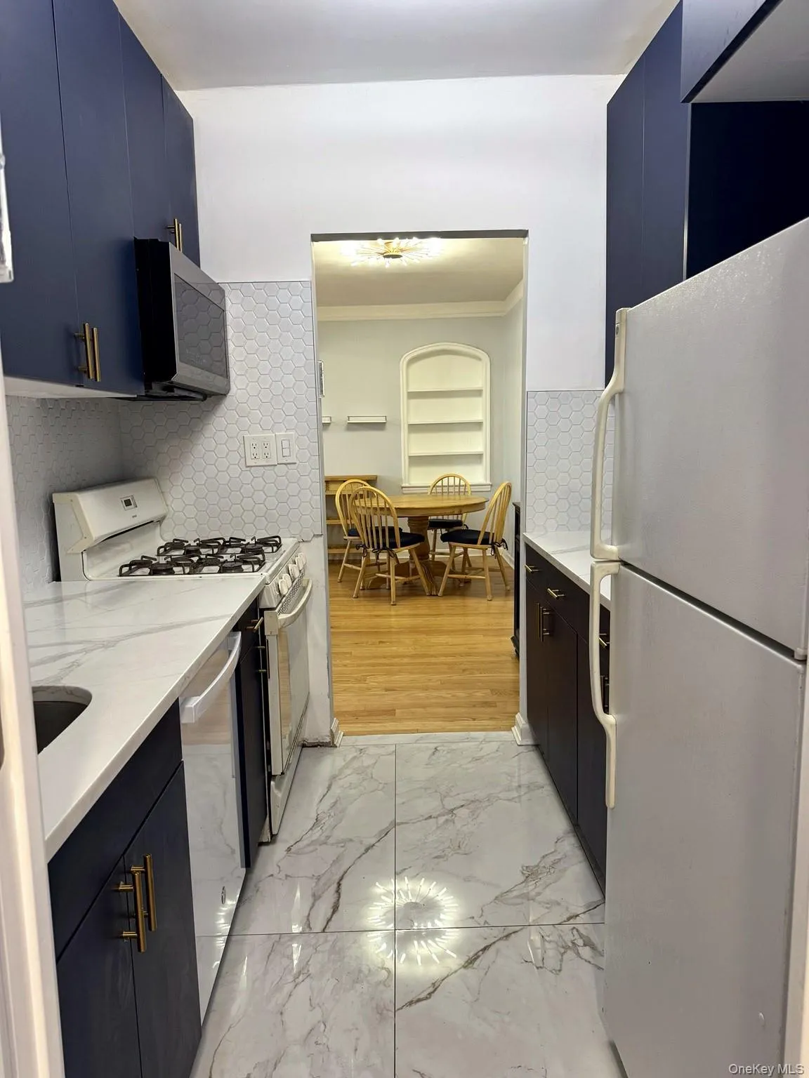 118-14 83rd Avenue, New York, NY, 2 Bedroom Bedrooms, 4 Room Rooms,1 BathroomBathrooms,Residential Lease,For Rent,83rd,0,1059574 118-14 83rd Avenue, New York, NY, 2 Bedroom Bedrooms, 4 Room Rooms,1 BathroomBathrooms,Residential Lease,For Rent,83rd,0,1059574