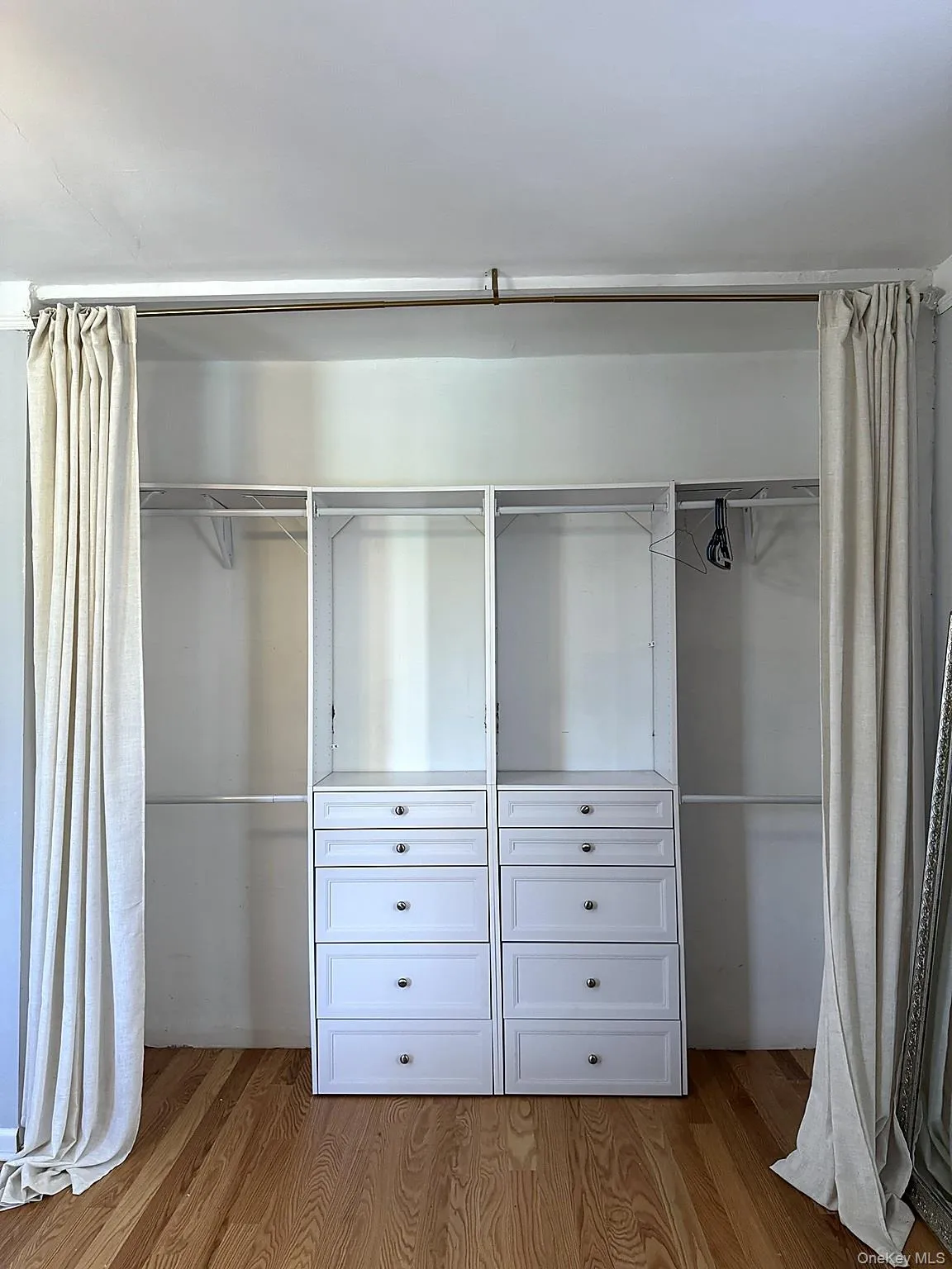 118-14 83rd Avenue, New York, NY, 2 Bedroom Bedrooms, 4 Room Rooms,1 BathroomBathrooms,Residential Lease,For Rent,83rd,0,1059574 118-14 83rd Avenue, New York, NY, 2 Bedroom Bedrooms, 4 Room Rooms,1 BathroomBathrooms,Residential Lease,For Rent,83rd,0,1059574