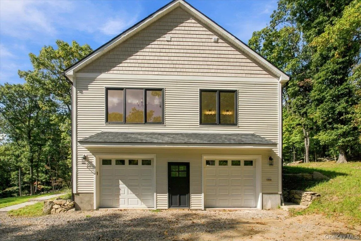 22 Lhasa Court, Kent, NY, 4 Bedrooms Bedrooms, 12 Rooms Rooms,3 BathroomsBathrooms,Residential,For Rent,Lhasa,0,1059577 22 Lhasa Court, Kent, NY, 4 Bedrooms Bedrooms, 12 Rooms Rooms,3 BathroomsBathrooms,Residential,For Rent,Lhasa,0,1059577