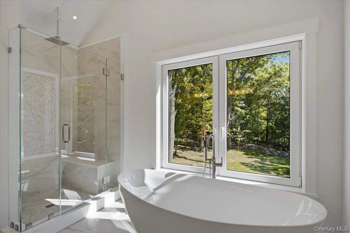 6 foot Soaking tub 6 foot Soaking tub