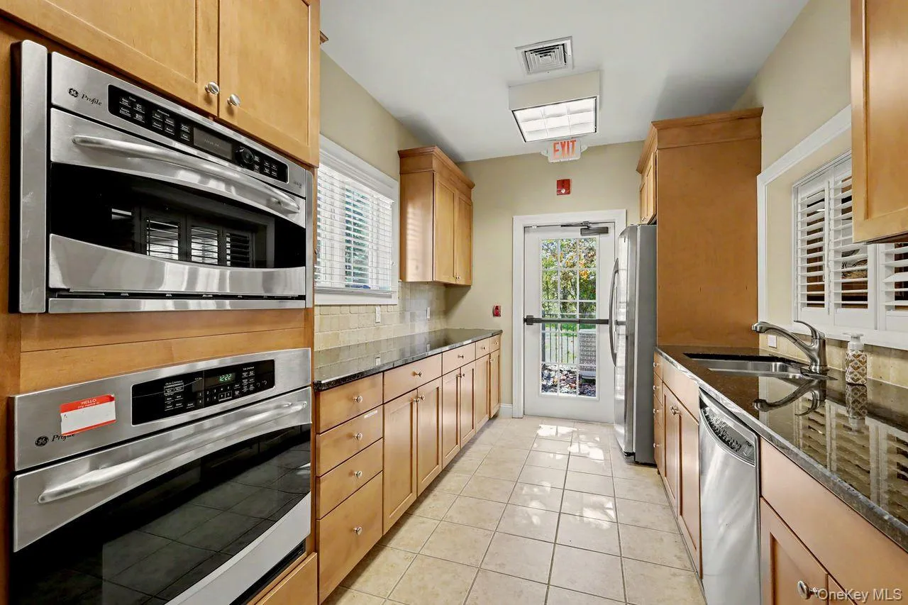 Community Kitchen. Community Kitchen.