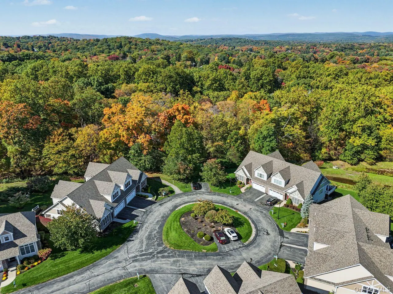 Beautiful Cul de sac location and the end of the complex with nearby guest parking. Beautiful Cul de sac location and the end of the complex with nearby guest parking.