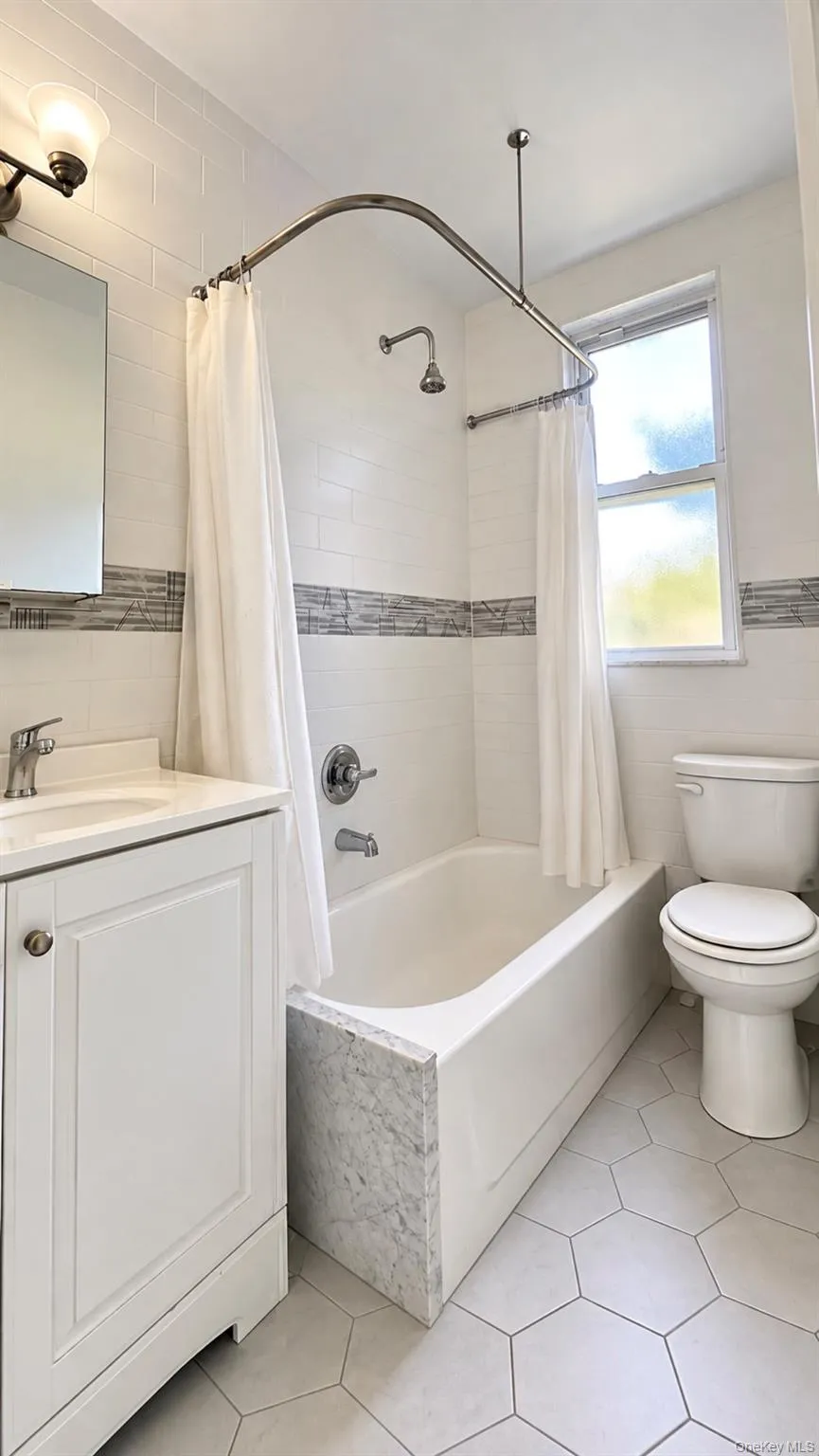 141-18 78th Avenue, New York, NY, 1 Bedroom Bedrooms, 3 Rooms Rooms,1 BathroomBathrooms,Residential,For Rent,78th,0,1059596 141-18 78th Avenue, New York, NY, 1 Bedroom Bedrooms, 3 Rooms Rooms,1 BathroomBathrooms,Residential,For Rent,78th,0,1059596