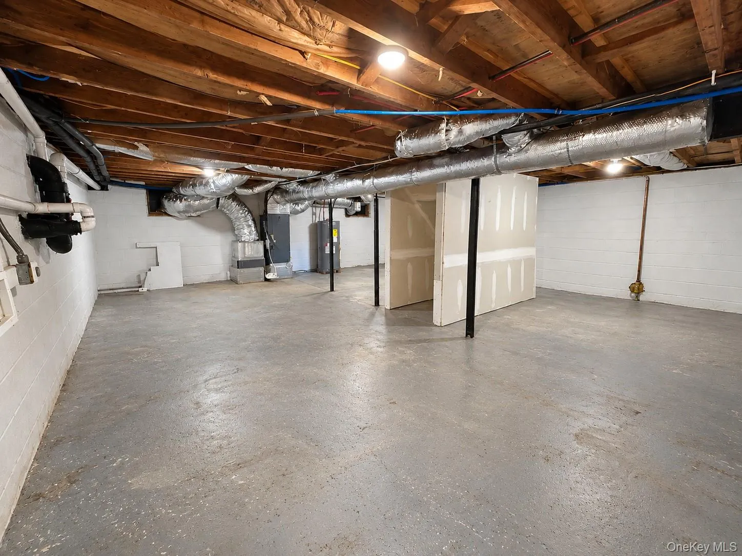 6 Sportsman Court, Brookhaven, NY, 5 Bedrooms Bedrooms, 11 Rooms Rooms,3 BathroomsBathrooms,Residential,For Rent,Sportsman,0,1059598 6 Sportsman Court, Brookhaven, NY, 5 Bedrooms Bedrooms, 11 Rooms Rooms,3 BathroomsBathrooms,Residential,For Rent,Sportsman,0,1059598
