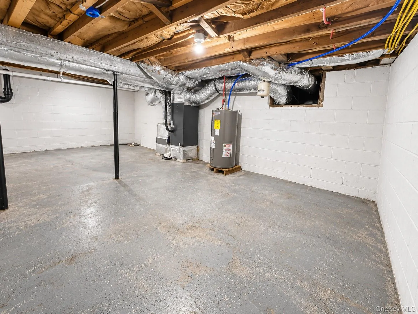 6 Sportsman Court, Brookhaven, NY, 5 Bedrooms Bedrooms, 11 Rooms Rooms,3 BathroomsBathrooms,Residential,For Rent,Sportsman,0,1059598 6 Sportsman Court, Brookhaven, NY, 5 Bedrooms Bedrooms, 11 Rooms Rooms,3 BathroomsBathrooms,Residential,For Rent,Sportsman,0,1059598