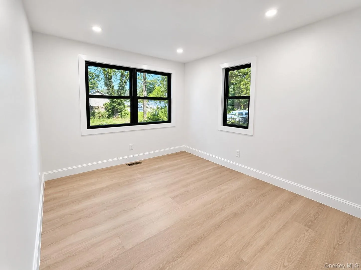 6 Sportsman Court, Brookhaven, NY, 5 Bedrooms Bedrooms, 11 Rooms Rooms,3 BathroomsBathrooms,Residential,For Rent,Sportsman,0,1059598 6 Sportsman Court, Brookhaven, NY, 5 Bedrooms Bedrooms, 11 Rooms Rooms,3 BathroomsBathrooms,Residential,For Rent,Sportsman,0,1059598