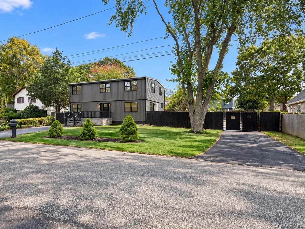 6 Sportsman Court, Brookhaven, NY, 5 Bedrooms Bedrooms, 11 Rooms Rooms,3 BathroomsBathrooms,Residential,For Rent,Sportsman,0,1059598 6 Sportsman Court, Brookhaven, NY, 5 Bedrooms Bedrooms, 11 Rooms Rooms,3 BathroomsBathrooms,Residential,For Rent,Sportsman,0,1059598