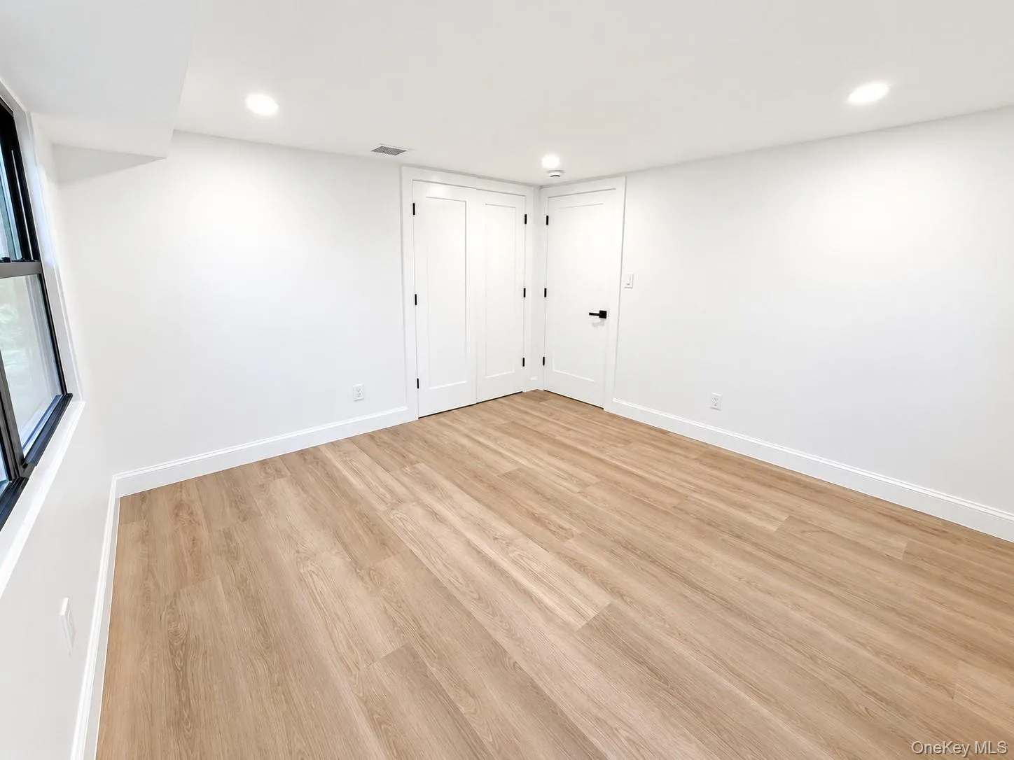 6 Sportsman Court, Brookhaven, NY, 5 Bedrooms Bedrooms, 11 Rooms Rooms,3 BathroomsBathrooms,Residential,For Rent,Sportsman,0,1059598 6 Sportsman Court, Brookhaven, NY, 5 Bedrooms Bedrooms, 11 Rooms Rooms,3 BathroomsBathrooms,Residential,For Rent,Sportsman,0,1059598
