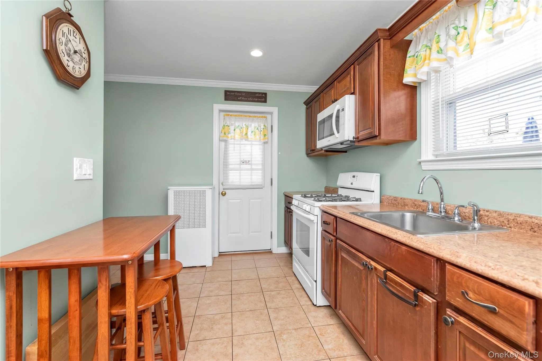 88-32 241st Street, New York, NY, 3 Bedrooms Bedrooms, 8 Rooms Rooms,1 BathroomBathrooms,Residential,For Rent,241st,0,1059612 88-32 241st Street, New York, NY, 3 Bedrooms Bedrooms, 8 Rooms Rooms,1 BathroomBathrooms,Residential,For Rent,241st,0,1059612