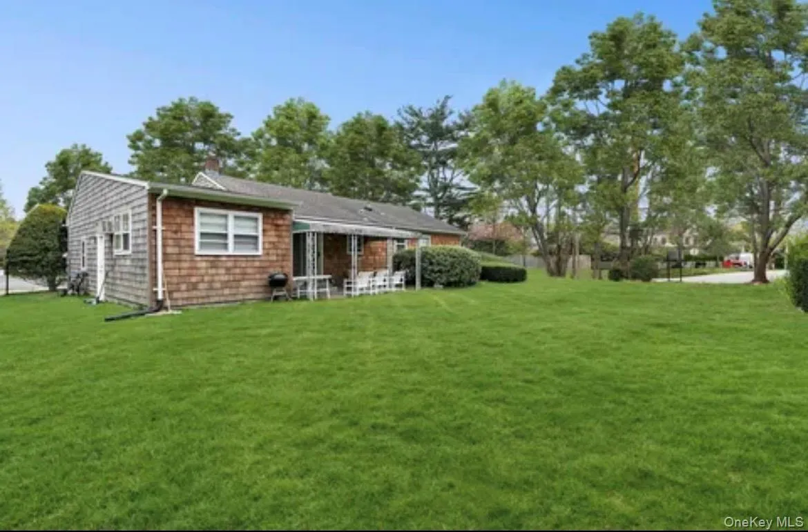 1 Boxwood Street, East Hampton, NY, 4 Bedrooms Bedrooms, 8 Rooms Rooms,2 BathroomsBathrooms,Residential,For Rent,Boxwood,0,1059619 1 Boxwood Street, East Hampton, NY, 4 Bedrooms Bedrooms, 8 Rooms Rooms,2 BathroomsBathrooms,Residential,For Rent,Boxwood,0,1059619