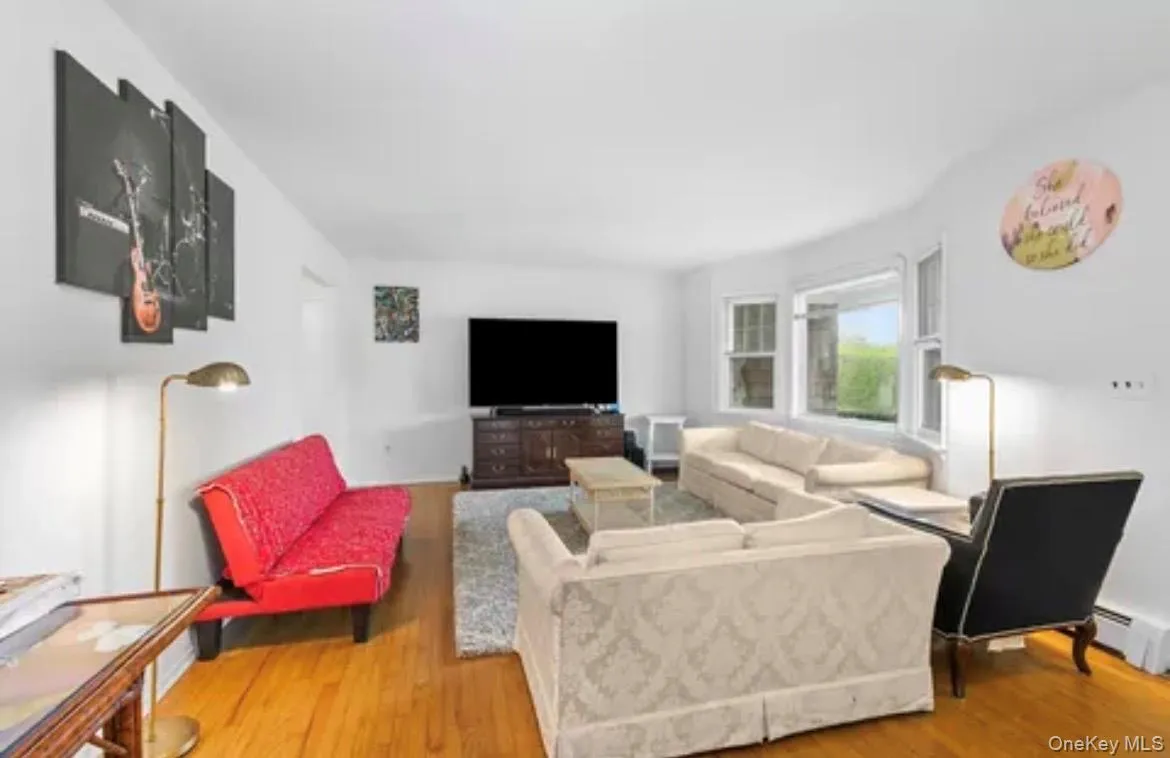 1 Boxwood Street, East Hampton, NY, 4 Bedrooms Bedrooms, 8 Rooms Rooms,2 BathroomsBathrooms,Residential,For Rent,Boxwood,0,1059619 1 Boxwood Street, East Hampton, NY, 4 Bedrooms Bedrooms, 8 Rooms Rooms,2 BathroomsBathrooms,Residential,For Rent,Boxwood,0,1059619