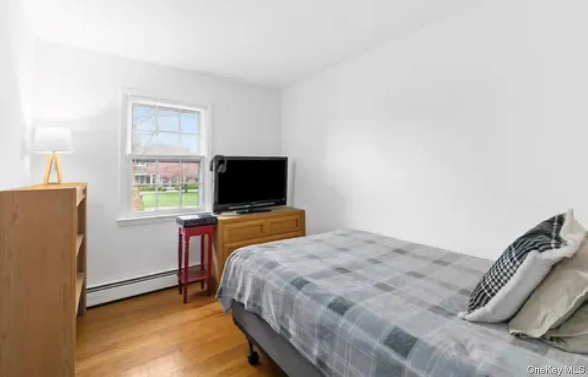 1 Boxwood Street, East Hampton, NY, 4 Bedrooms Bedrooms, 8 Rooms Rooms,2 BathroomsBathrooms,Residential,For Rent,Boxwood,0,1059619 1 Boxwood Street, East Hampton, NY, 4 Bedrooms Bedrooms, 8 Rooms Rooms,2 BathroomsBathrooms,Residential,For Rent,Boxwood,0,1059619