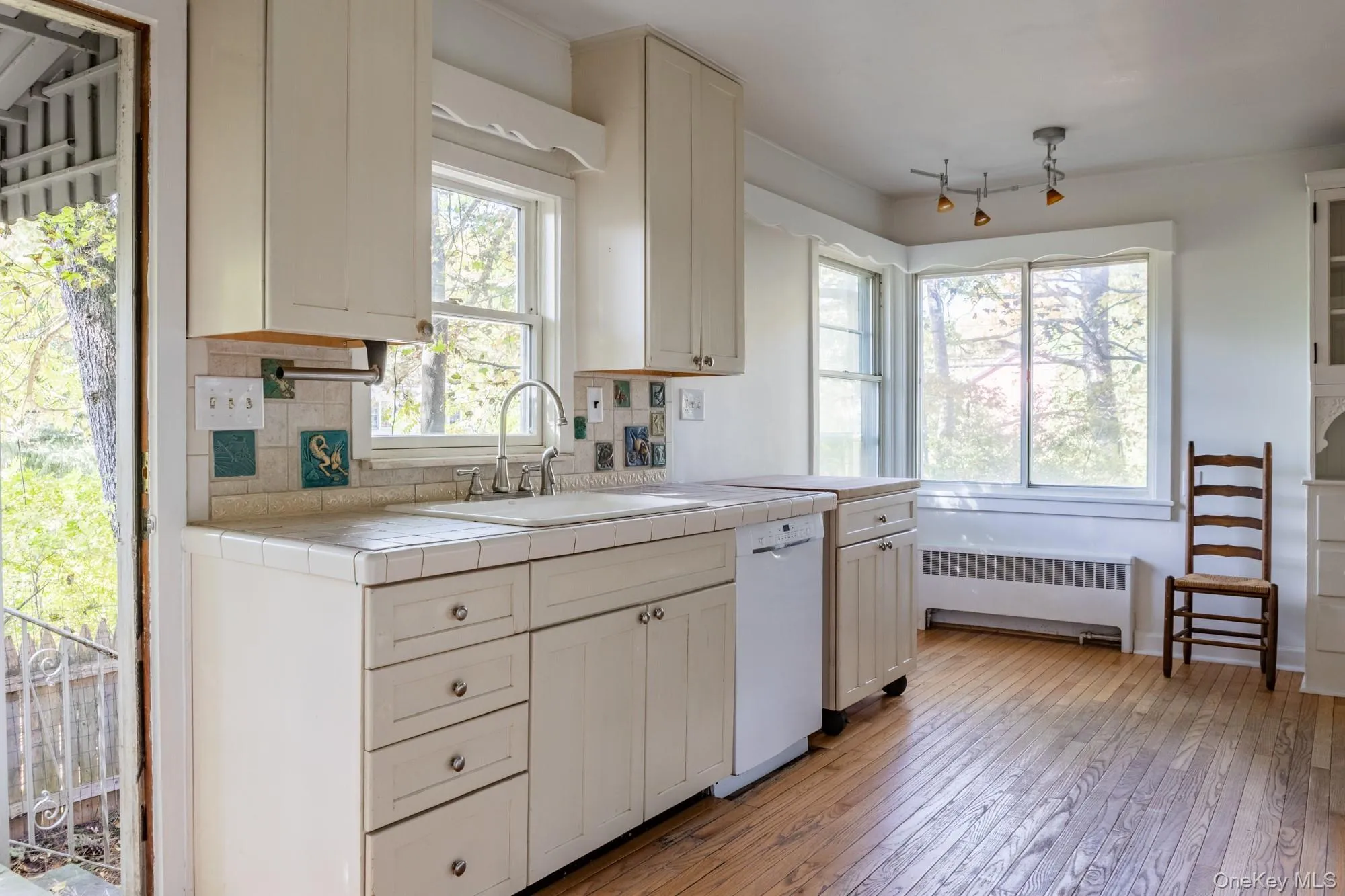 72 Rock City Road, Woodstock, NY, 3 Bedrooms Bedrooms, 7 Rooms Rooms,2 BathroomsBathrooms,Residential,For Rent,Rock City,0,1059628 72 Rock City Road, Woodstock, NY, 3 Bedrooms Bedrooms, 7 Rooms Rooms,2 BathroomsBathrooms,Residential,For Rent,Rock City,0,1059628