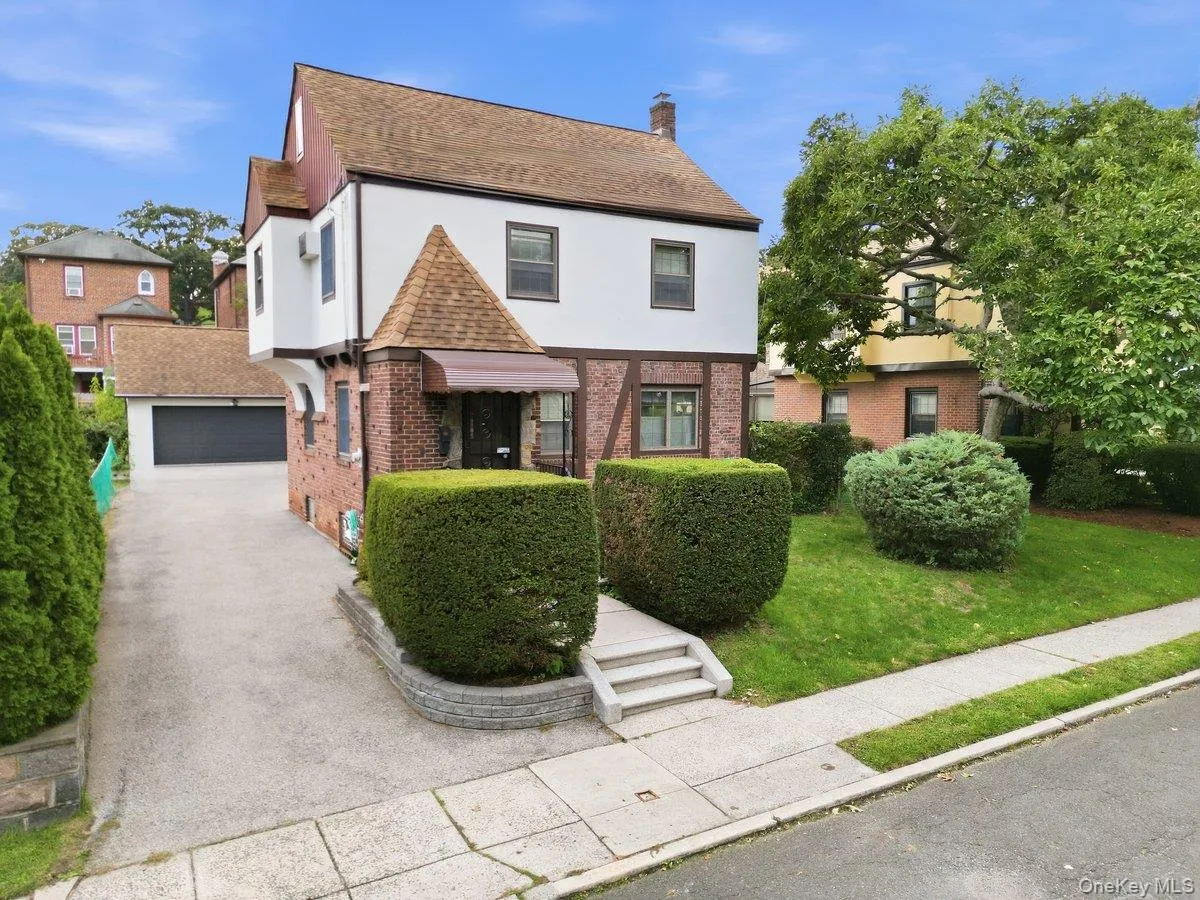 54 Kimball Terrace, Yonkers, NY, 3 Bedrooms Bedrooms, 9 Rooms Rooms,1 BathroomBathrooms,Residential,For Rent,Kimball,0,1059634 54 Kimball Terrace, Yonkers, NY, 3 Bedrooms Bedrooms, 9 Rooms Rooms,1 BathroomBathrooms,Residential,For Rent,Kimball,0,1059634