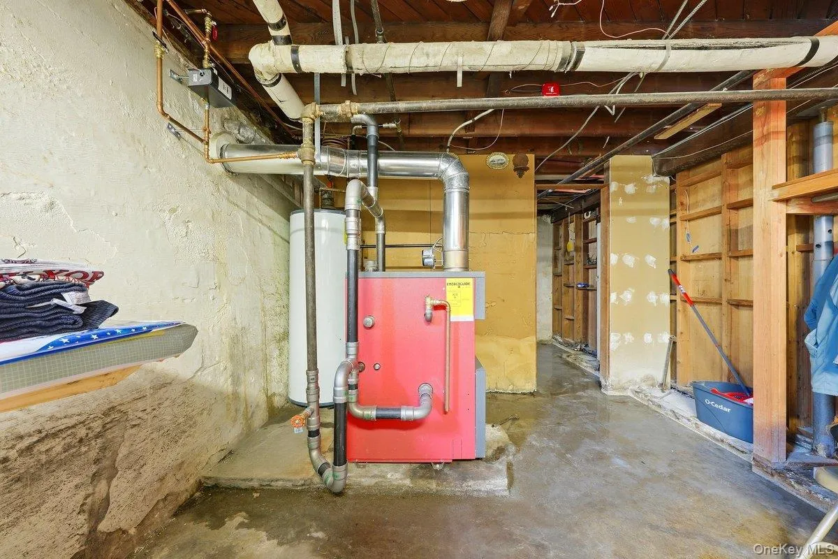 54 Kimball Terrace, Yonkers, NY, 3 Bedrooms Bedrooms, 9 Rooms Rooms,1 BathroomBathrooms,Residential,For Rent,Kimball,0,1059634 54 Kimball Terrace, Yonkers, NY, 3 Bedrooms Bedrooms, 9 Rooms Rooms,1 BathroomBathrooms,Residential,For Rent,Kimball,0,1059634