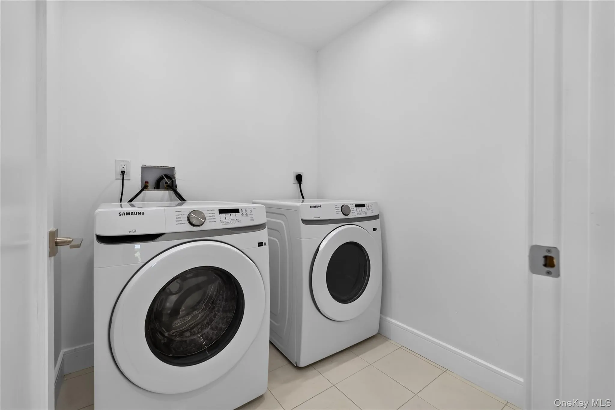 44 Meadow Lane, Hempstead, NY, 5 Bedrooms Bedrooms, 10 Rooms Rooms,4 BathroomsBathrooms,Residential,For Rent,Meadow,0,1059643 44 Meadow Lane, Hempstead, NY, 5 Bedrooms Bedrooms, 10 Rooms Rooms,4 BathroomsBathrooms,Residential,For Rent,Meadow,0,1059643