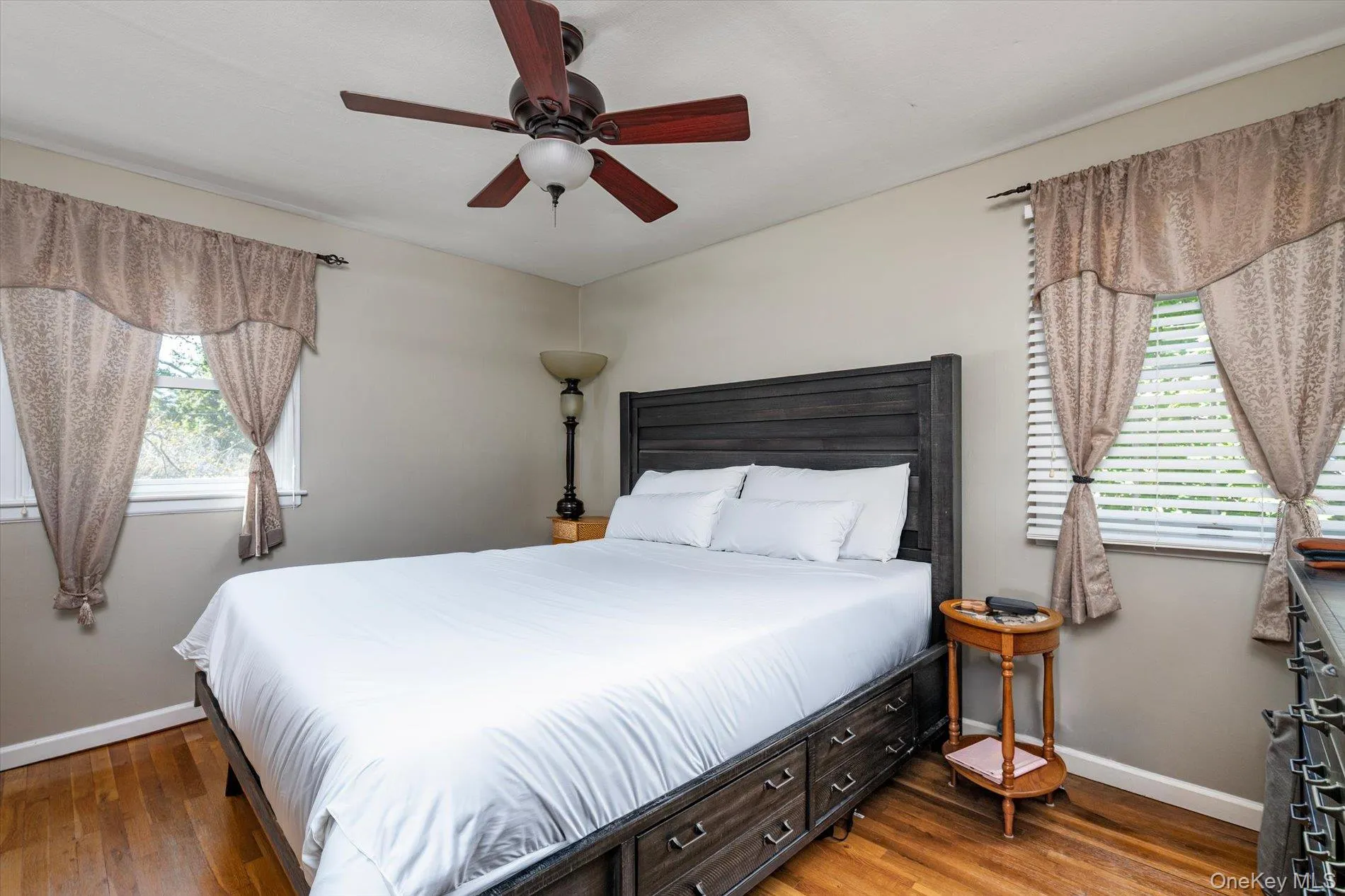18 Meadow Lark Drive, Huntington, NY, 3 Bedrooms Bedrooms, 7 Rooms Rooms,2 BathroomsBathrooms,Residential,For Rent,Meadow Lark,0,1059644 18 Meadow Lark Drive, Huntington, NY, 3 Bedrooms Bedrooms, 7 Rooms Rooms,2 BathroomsBathrooms,Residential,For Rent,Meadow Lark,0,1059644