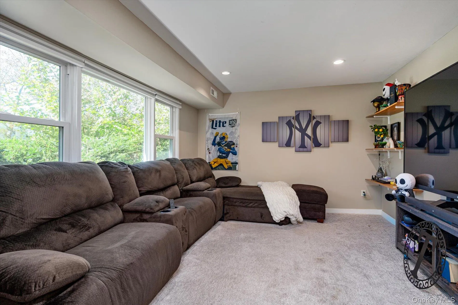 18 Meadow Lark Drive, Huntington, NY, 3 Bedrooms Bedrooms, 7 Rooms Rooms,2 BathroomsBathrooms,Residential,For Rent,Meadow Lark,0,1059644 18 Meadow Lark Drive, Huntington, NY, 3 Bedrooms Bedrooms, 7 Rooms Rooms,2 BathroomsBathrooms,Residential,For Rent,Meadow Lark,0,1059644