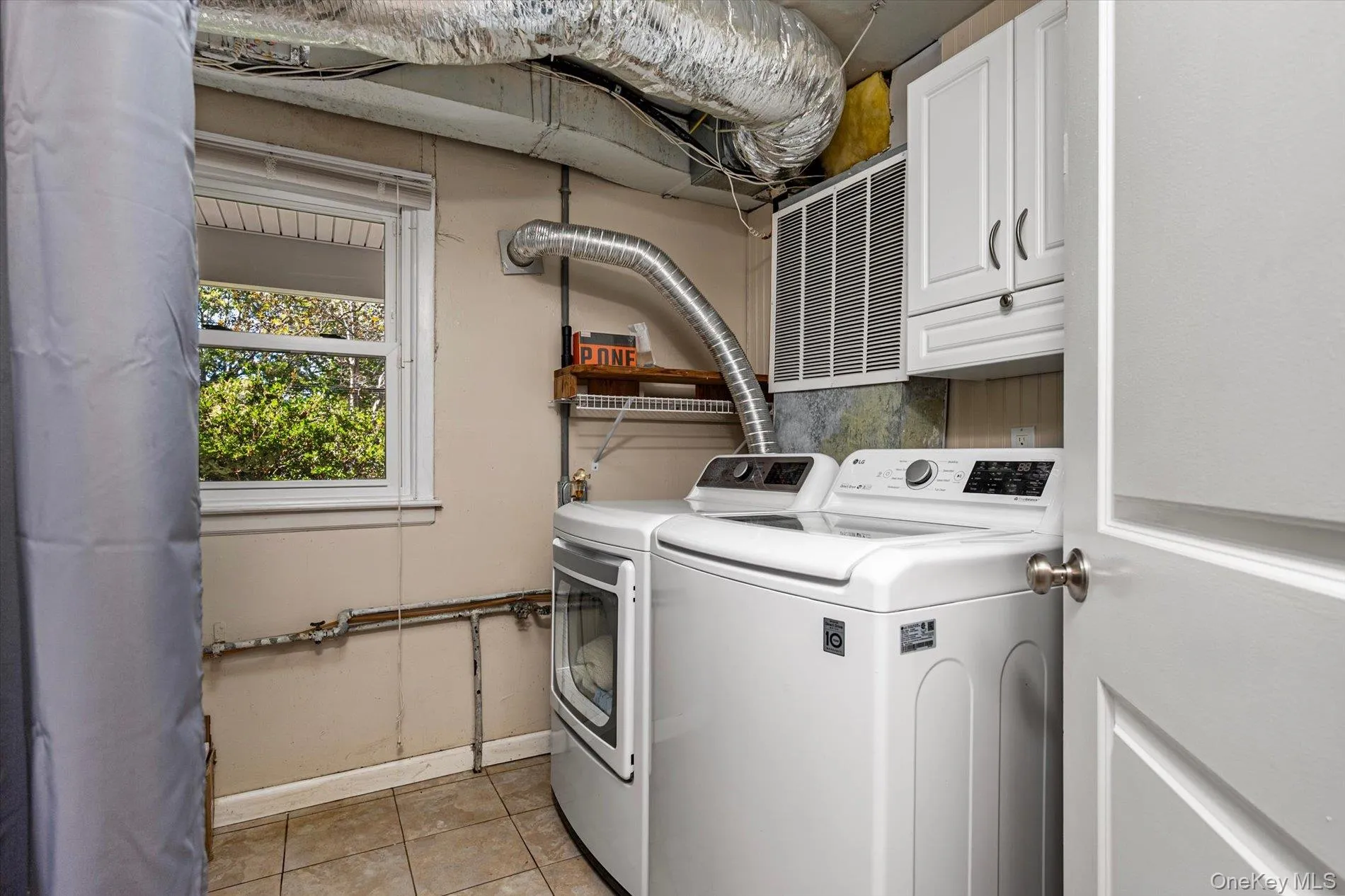 18 Meadow Lark Drive, Huntington, NY, 3 Bedrooms Bedrooms, 7 Rooms Rooms,2 BathroomsBathrooms,Residential,For Rent,Meadow Lark,0,1059644 18 Meadow Lark Drive, Huntington, NY, 3 Bedrooms Bedrooms, 7 Rooms Rooms,2 BathroomsBathrooms,Residential,For Rent,Meadow Lark,0,1059644
