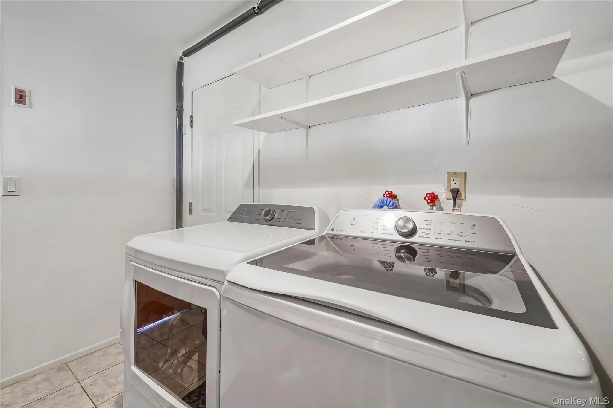 Contents on shelves, etc have been virtually removed Contents on shelves, etc have been virtually removed
