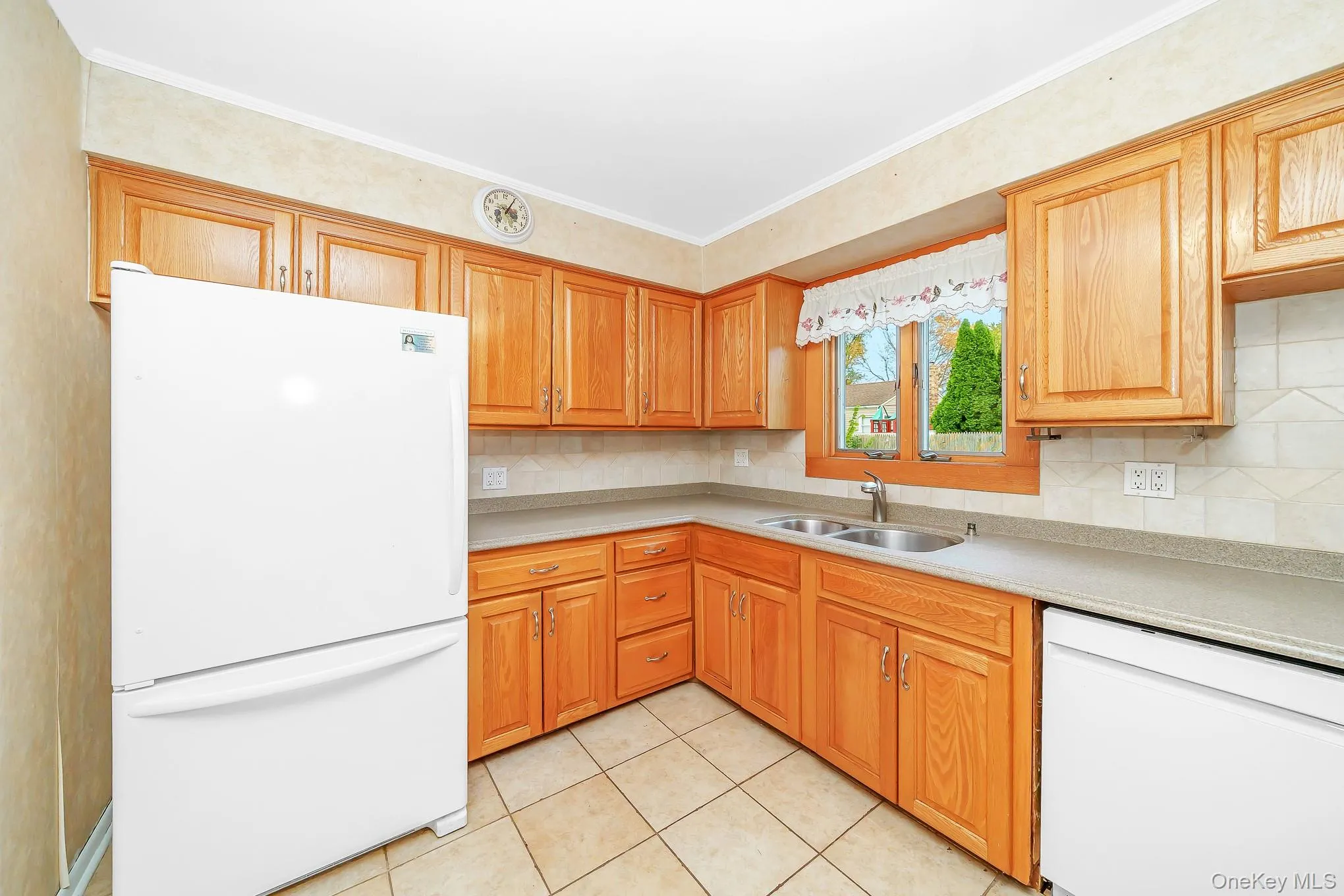 42 Peachtree Lane, Huntington, NY, 3 Bedrooms Bedrooms, 6 Rooms Rooms,1 BathroomBathrooms,Residential,For Rent,Peachtree,0,1059660 42 Peachtree Lane, Huntington, NY, 3 Bedrooms Bedrooms, 6 Rooms Rooms,1 BathroomBathrooms,Residential,For Rent,Peachtree,0,1059660