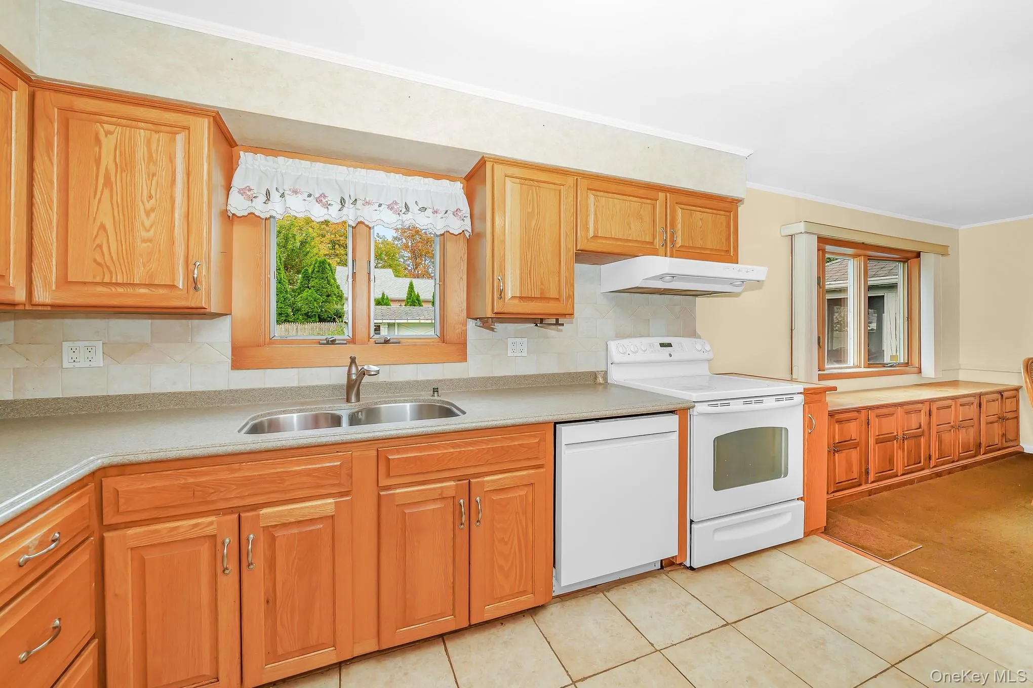 42 Peachtree Lane, Huntington, NY, 3 Bedrooms Bedrooms, 6 Rooms Rooms,1 BathroomBathrooms,Residential,For Rent,Peachtree,0,1059660 42 Peachtree Lane, Huntington, NY, 3 Bedrooms Bedrooms, 6 Rooms Rooms,1 BathroomBathrooms,Residential,For Rent,Peachtree,0,1059660