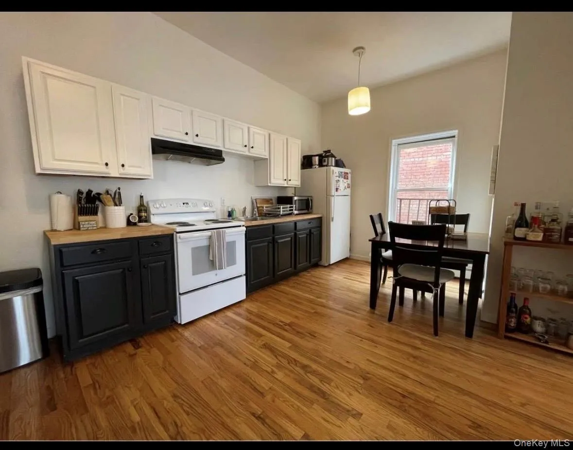 484 Main Street, Beacon, NY, 2 Bedroom Bedrooms, 4 Room Rooms,1 BathroomBathrooms,Residential Lease,For Rent,Main,0,1059662 484 Main Street, Beacon, NY, 2 Bedroom Bedrooms, 4 Room Rooms,1 BathroomBathrooms,Residential Lease,For Rent,Main,0,1059662