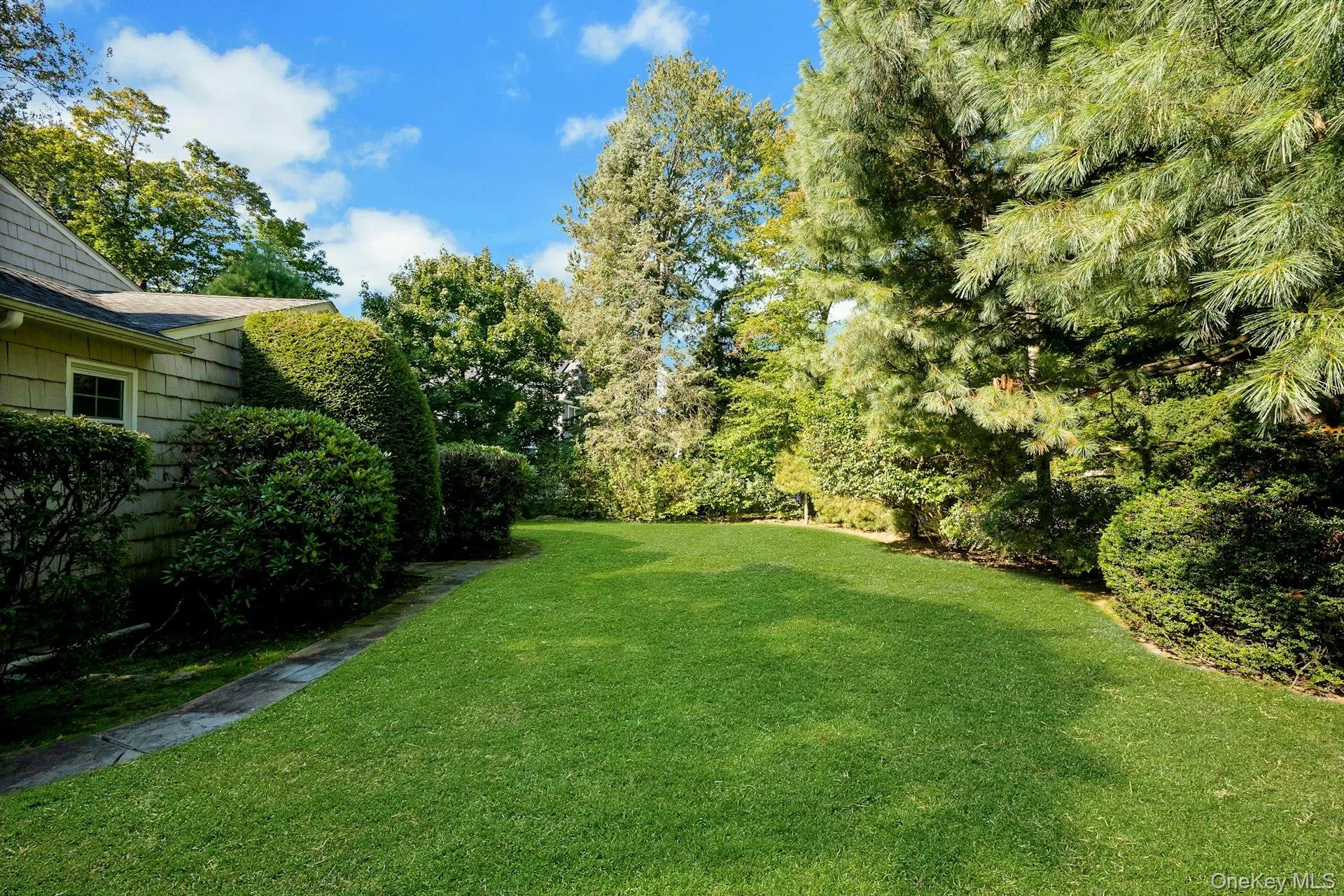 Private landscaped grounds Private landscaped grounds
