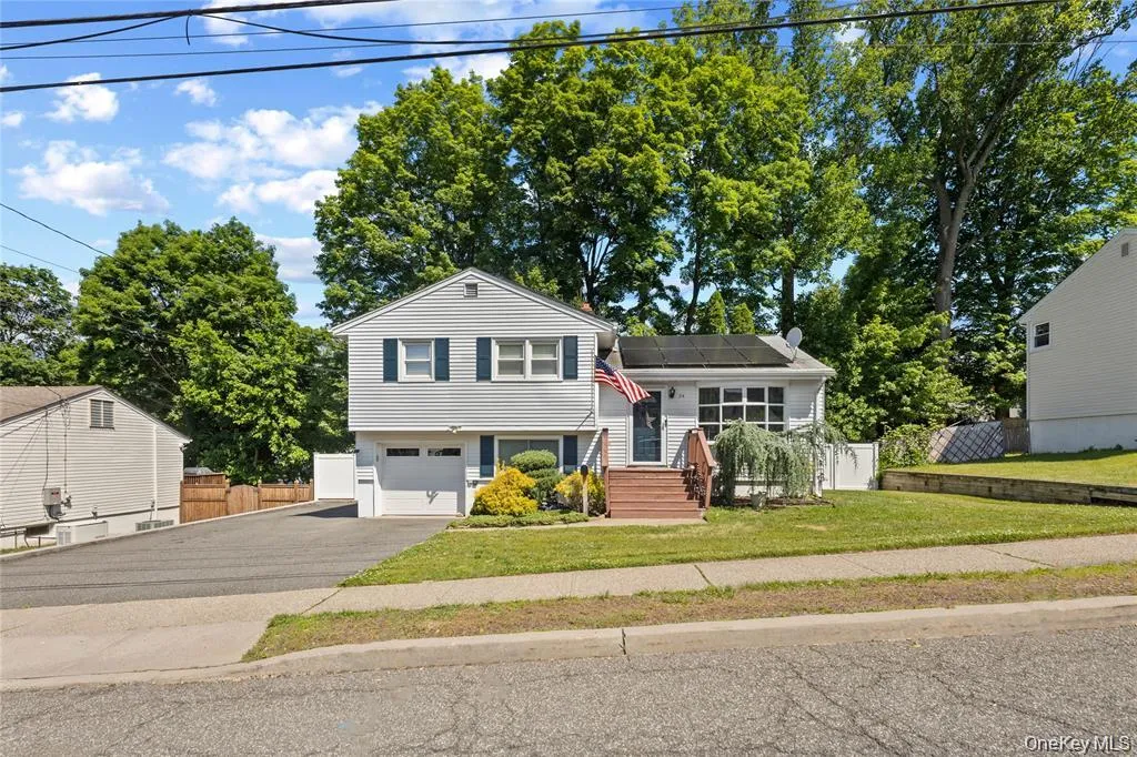 24 Maplewood Boulevard, Ramapo, NY, 4 Bedrooms Bedrooms, 10 Rooms Rooms,2 BathroomsBathrooms,Residential,For Rent,Maplewood,0,1059674 24 Maplewood Boulevard, Ramapo, NY, 4 Bedrooms Bedrooms, 10 Rooms Rooms,2 BathroomsBathrooms,Residential,For Rent,Maplewood,0,1059674